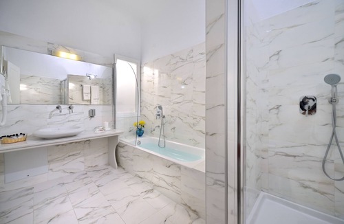 Platis Gialos Hotel | Kamari Hotel