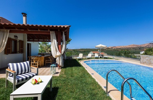 Achlades Villa | Kampos Villa III, Nature Living with Heated Pool