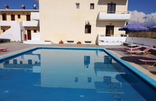 Kolymvari Apartment | Karmi Studios & Apartments