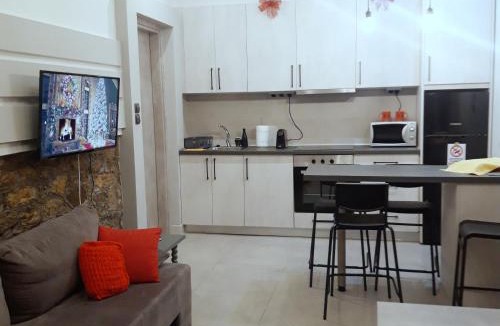 Kastoria Apartment | Kastoria Book House with yard