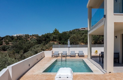 Mariou Villa | Katerina2,Swimming pool,Near beach,Taverns