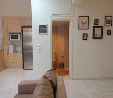 Argyroupoli Apartment | Keep it simple Athens