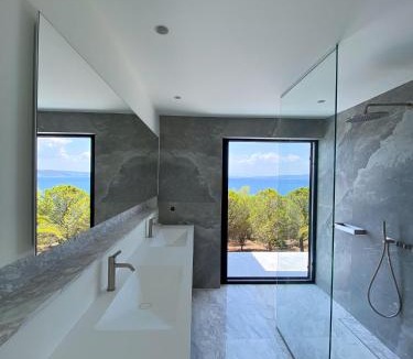 Kilada Villa | Kilada on the Rocks