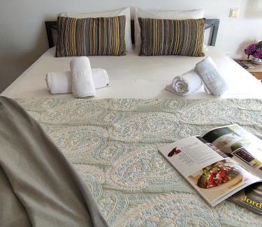 Perama House | King size bed, Terra relaxa, Vista al mar, near Achilleio