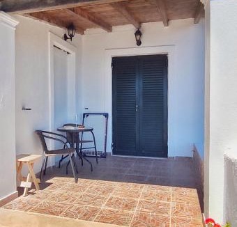 Perama House | King size bed, Terra relaxa, Vista al mar, near Achilleio