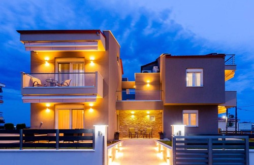 Flogita Apartment | Kiosse Maison 3 by TravelPro Services - Nea F...