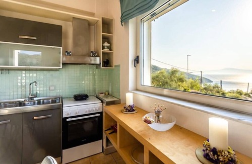 Kitries House | Kitries Summer Getaway - Eden Comfy Suite