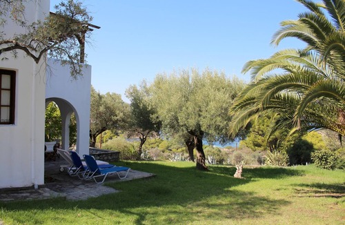 Sithonia Apartment | Komfortable holiday apartment with terrace directly at the sea, Wifi | Ormos Pan