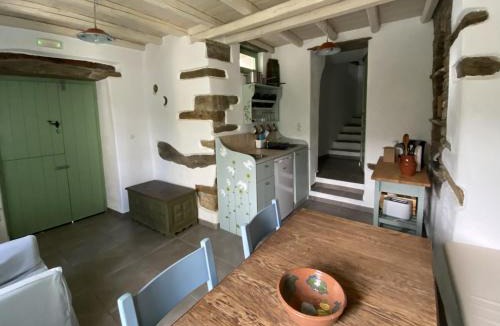 Exomvourgo House | Komi Lodge Tinos