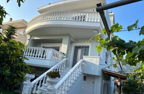 Loutraki House | KONTIS' Luxury Detached house near the sea
