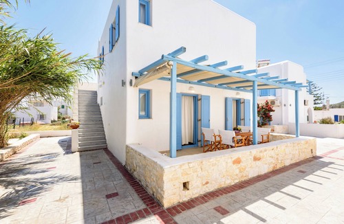 Ampelas Apartment | Kostantis Vacation Home - 70m From the Sandy Beach!
