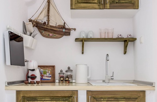 Apollonia House | Koufiakas Boathouse