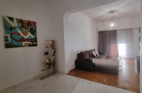 Filopappou Apartment | Koukaki near the Acropolis Stylish 2 bedroom