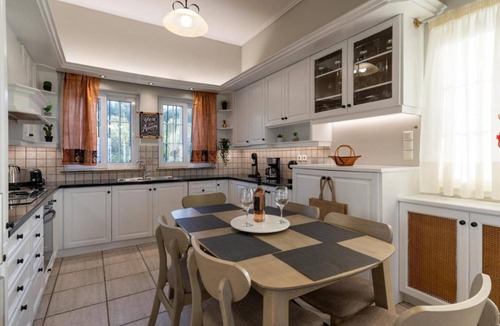 Kypseli Villa | Koukounara Residence