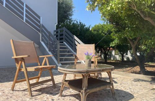Kambos Apartment | Kouneli's House with Garden