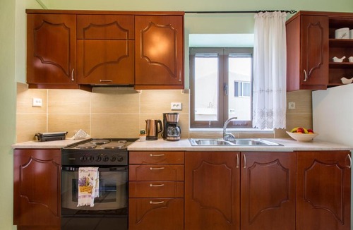 Platanias Town Apartment | La Casa Paterna