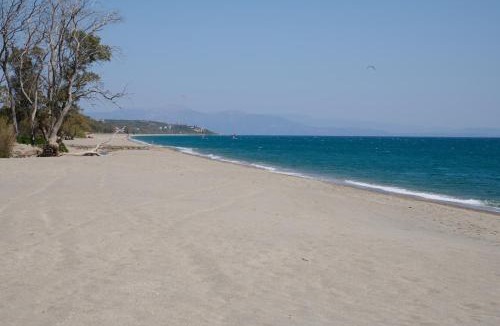 Gythio Apartment | La Familia Luxury Private Maisonettes near the sea