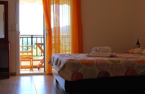 Neos Marmaras Apartment | La Luna Studios