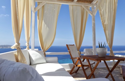 Agios Stefanos House | La Maison Blanche