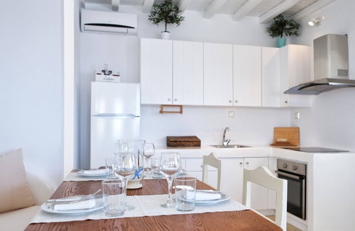 Agios Stefanos House | La Maison Blanche
