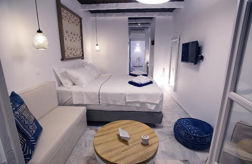 Massouri House | La Playa Boutique Apartments