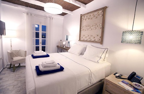 Massouri House | La Playa Boutique Apartments