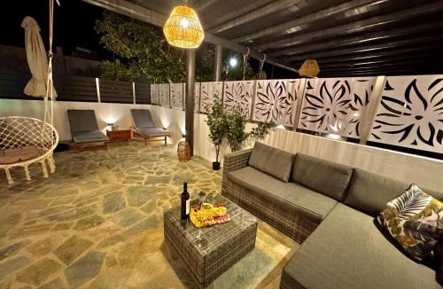 Glisidia Apartment | La vie est belle Luxury Residence With Jacuzzi '2'