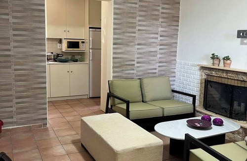 Kalyvia Thorikou House | Lagonisi Cozy House 1800m From Beaches Family Friendly Private Parking