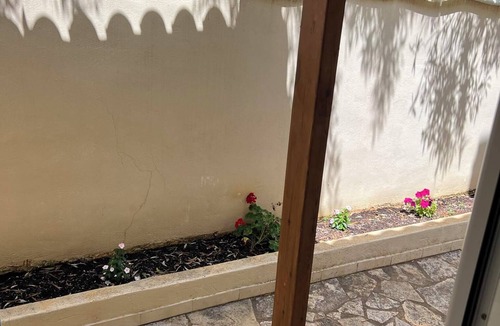 Kalyvia Thorikou House | Lagonisi Cozy House 1800m From Beaches Family Friendly Private Parking