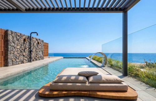Myrtos Villa | Lapis Nera Villa I - Beachfront & Free*Heated Pool