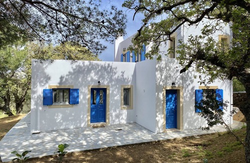 Leros Villa | Large Greek Villa in Krithoni 5 minutes from beach and Agia Marina