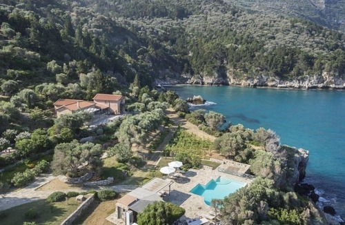 Karlovassi Villa | Large rental Estate Samos luxury rental estate - Greece