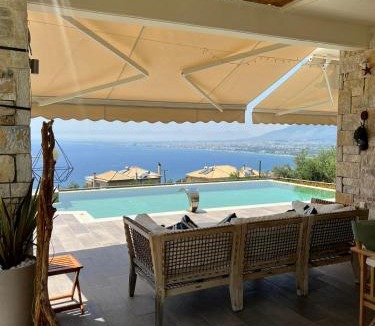Diasella Apartment | Las Vergas - Enjoy our swimming pool in Kalamata, Greece