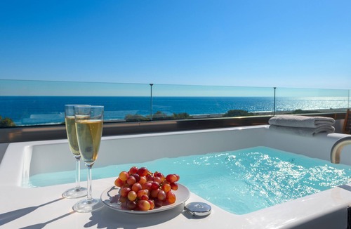 Gennadi Villa | Laysan Albatross Villa Beach Front