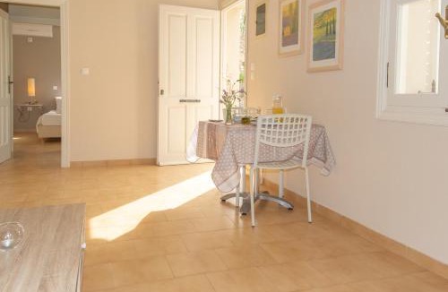 Fiskardo Apartment | Leeward Suite at Captains Guesthouse