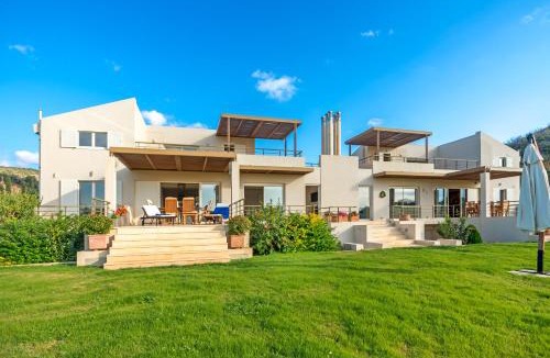 Lavreotiki Villa | Legrena Beach Villa