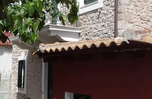 Gefira Mpania Villa | Leludas guesthouse by the sea in Nafpaktos center