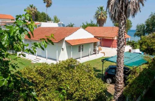 Kavos House | LeMaMi Seafront Bungalows