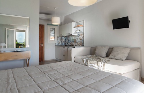 Porto Koukla Hotel | Lemonia Accommodations
