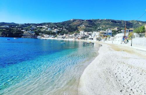 Agia Pelagia House | Lenico Beachfront Suites