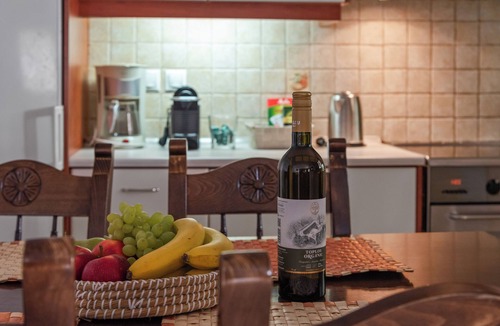 Makry Gialos Apartment | Liakoto Stonewall House Ground Floor