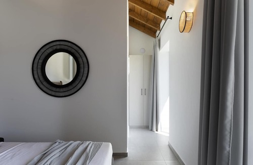 Sourpi House | Lichnos Luxury Studio