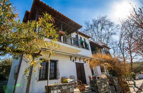 Volos House | Lila House