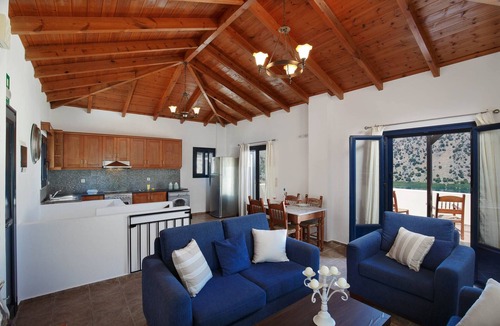 Kavallos Villa | Linda's Villa In Unrivalled position in Kournas - Amazing View!