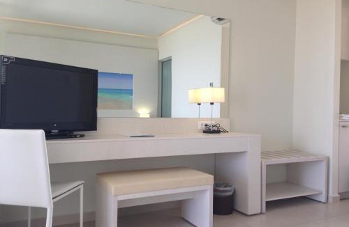 Vlicha Hotel | Lindos White Hotel & Suites