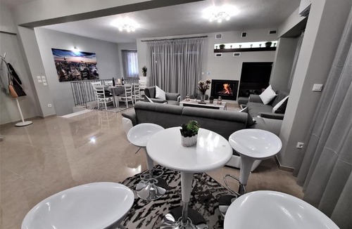 Polygyros Villa | Lirtzis Luxury Villa