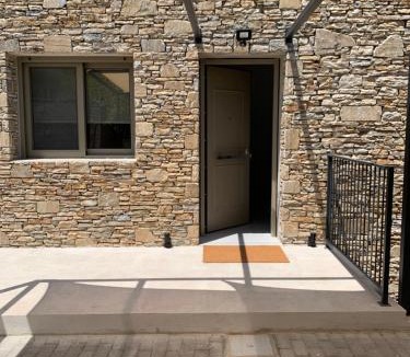 Exostis Apartment | Lithéa, stone residence
