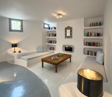 Folegandros Villa | Lithia Villas