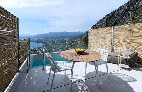 Diasella Apartment | Lithos Retreat 2