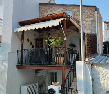 Vamos Apartment | Little Lotus Apartment